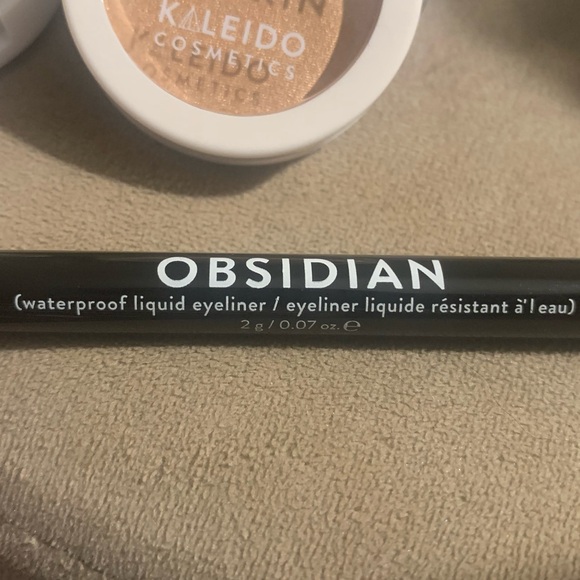 Kaleido Cosmetics 3 piece bundle - Picture 2 of 5